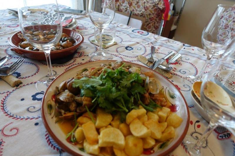ポルトガルの代表的な料理　豚とあさりのアレンテージョ風炒め