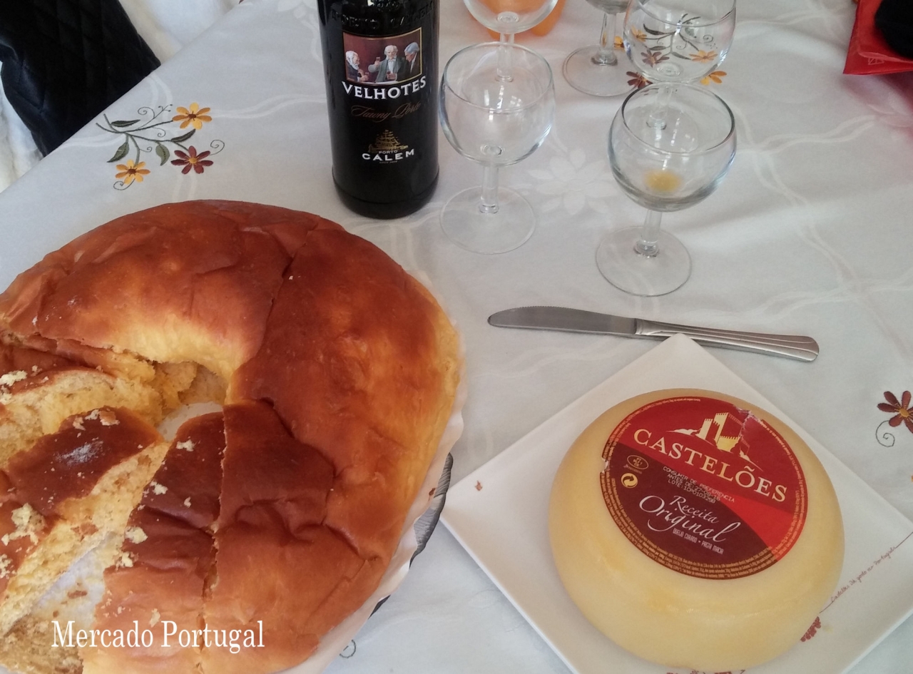 パンの様なふわふわなカステラの元祖、パン・デ・ロー（Pão de ló）と柔らかいチーズ