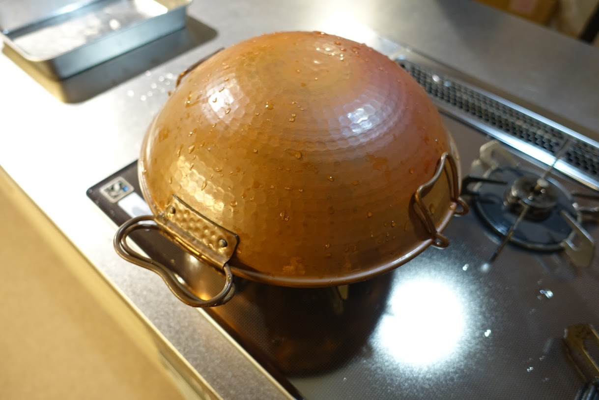 カラプラーナは熱伝導率の高い銅製の鍋！美味しさの秘訣はここにあり！