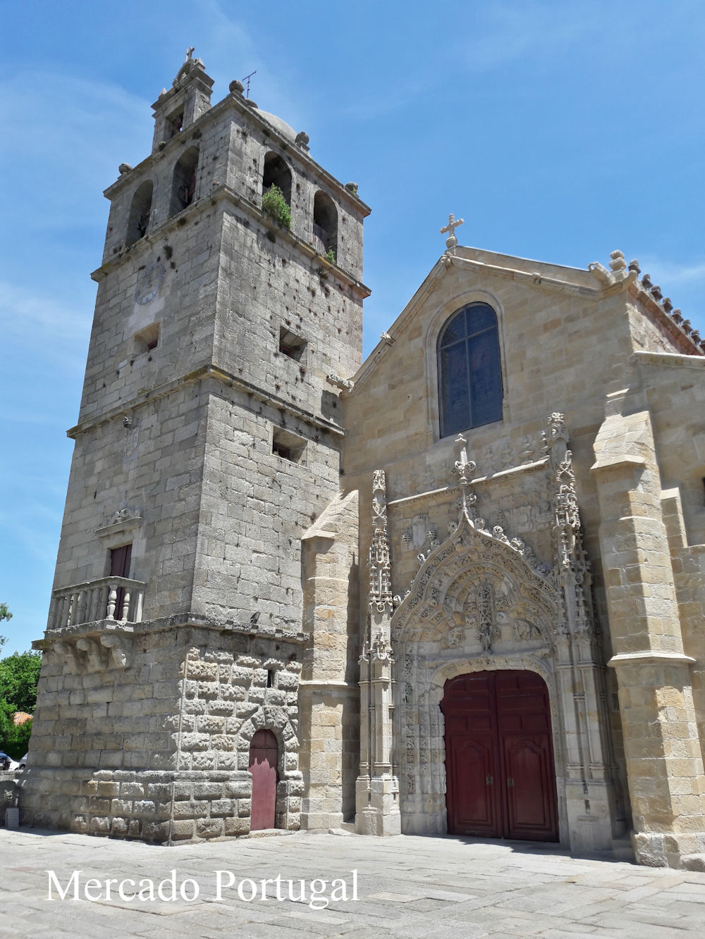 16世紀に建てられたマトリズ教会(Igreja Matriz de Vila do Conde)。