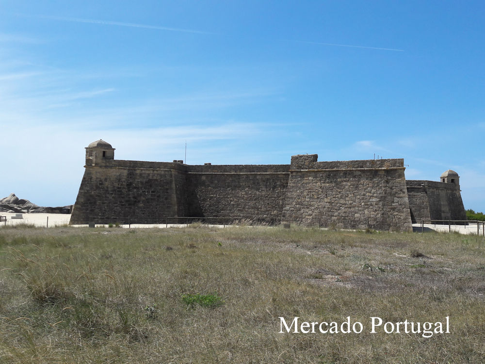16世紀に建てられた要塞（Forte de São João Baptista）